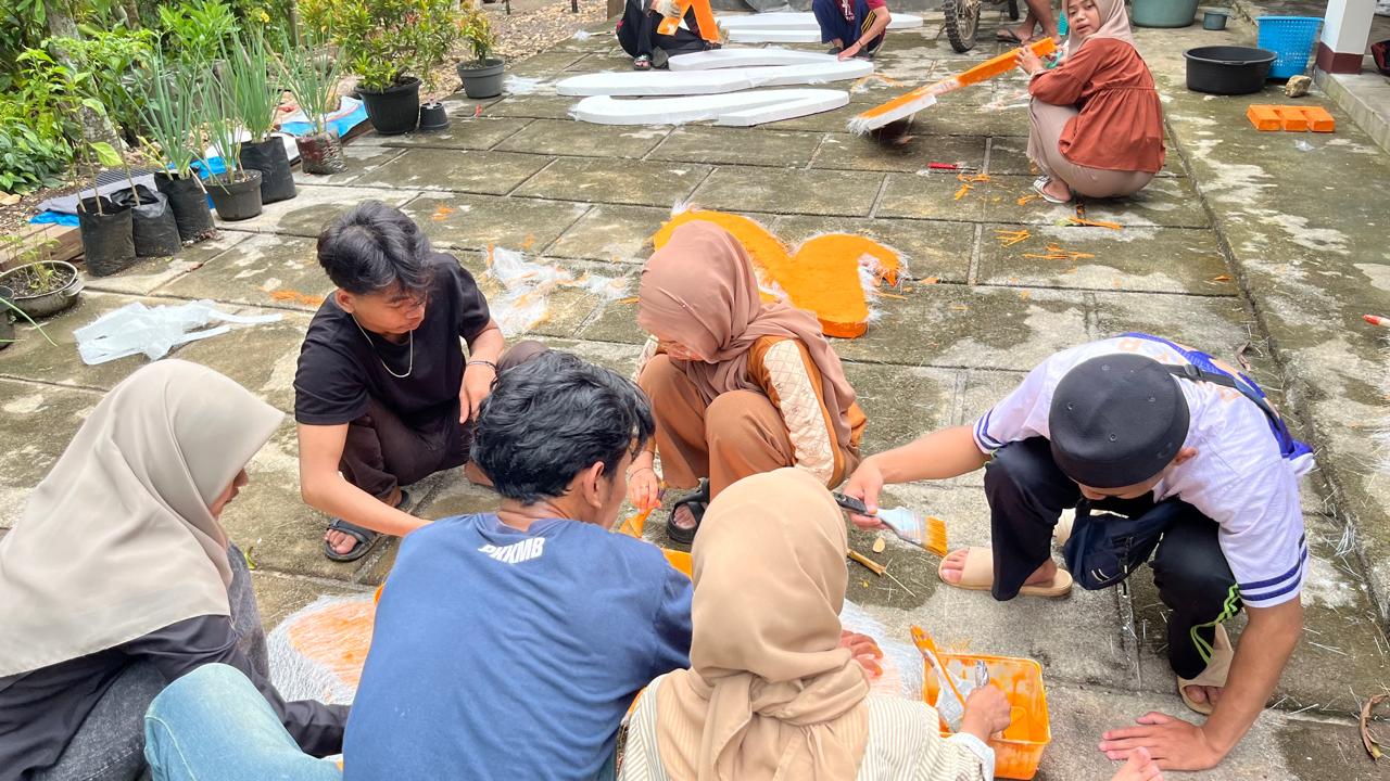 Mahasiswa KKN-T 02 UNIRA Malang Ikut Andil Berperan dalam Pengembangan Wisata Muara Paradise